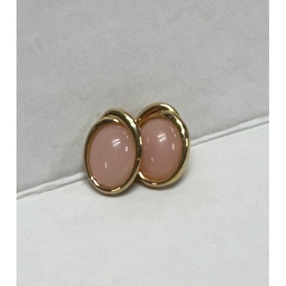 Vintage Trifari Pink Cabochon Gold Tone Oval Clip On Earrings Signed Designer